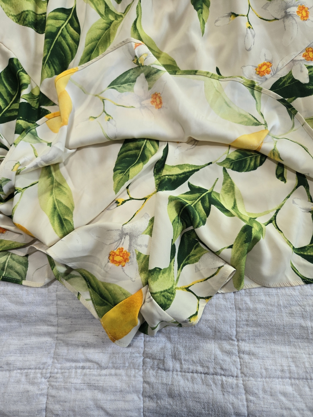 Express Summer StraplessTiered Romper/skort Floral Lemons - Picture 6 of 11
